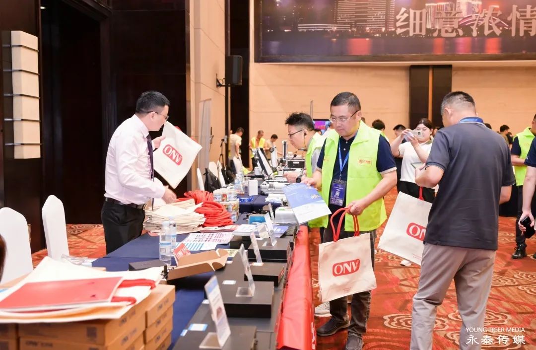 光網(wǎng)視合肥站：工業(yè)級網(wǎng)管智能PoE交換機(jī)開啟強(qiáng)韌組網(wǎng)新時(shí)代，"極限防護(hù)+云邊協(xié)同"重構(gòu)基建通信底線